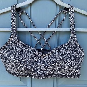 Lululemon Free to Be Bra